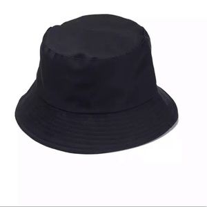 Black bucket hat